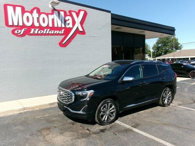 Used 2020 GMC Terrain Denali w/ GMC Pro Grade Package AWD/4WD image 2