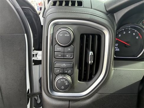 Used 2021 Chevrolet Silverado 1500 LT image 23
