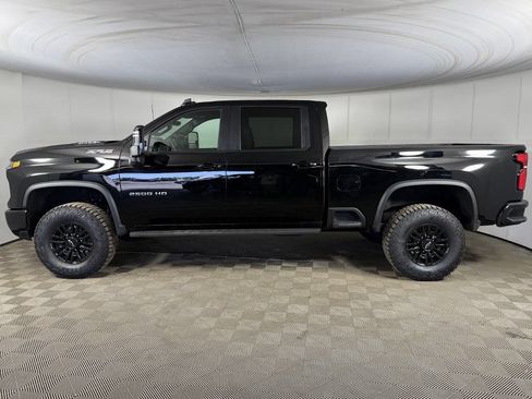 Used 2026 Chevrolet Silverado 2500 ZR2 w/ Snow Plow Prep/Camper Package AWD/4WD image 17