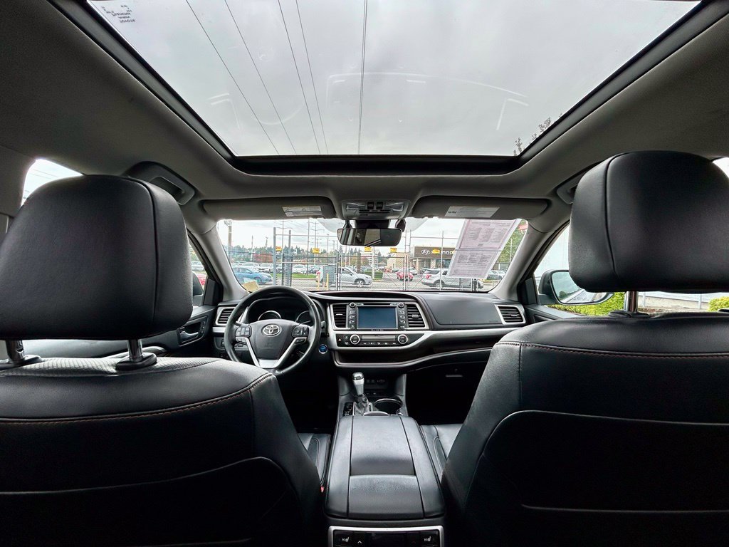 Used 2017 Toyota Highlander Limited Platinum AWD/4WD image 21