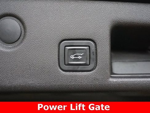 Used 2018 Chevrolet Equinox LT w/ Sun & Infotainment Package image 19