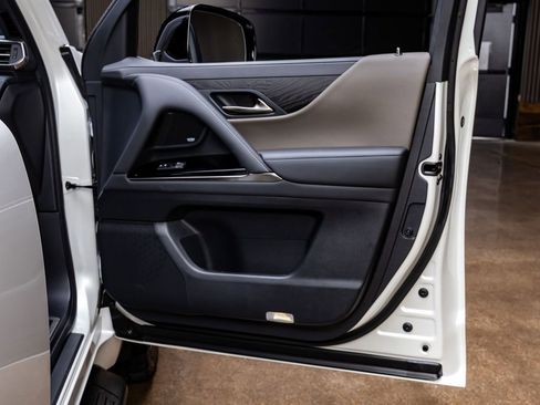 Used 2025 Lexus LX 700h Overtrail w/ Accessory Package (Z1) image 35