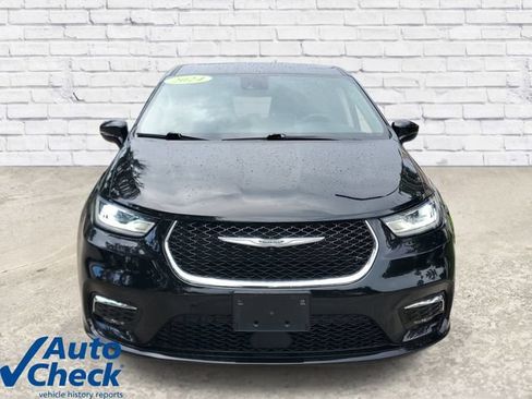 Used 2024 Chrysler Pacifica Touring-L FWD image 6