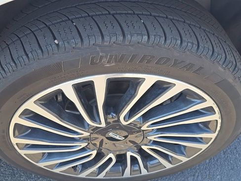 Used 2021 Lincoln Corsair Reserve w/ Equipment Group 201A AWD/4WD image 17