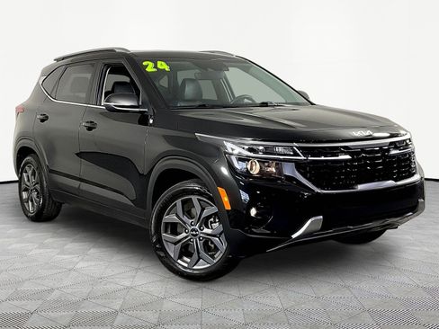 Used 2024 Kia Seltos S AWD/4WD image 3