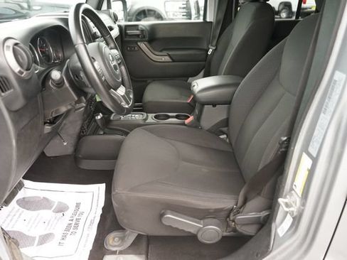 Used 2018 Jeep Wrangler Unlimited Sport S AWD/4WD image 9
