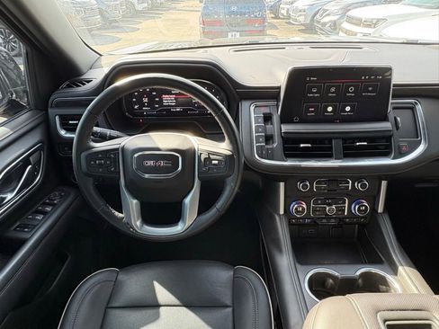 Used 2022 GMC Yukon XL SLT w/ SLT Luxury Package AWD/4WD image 16