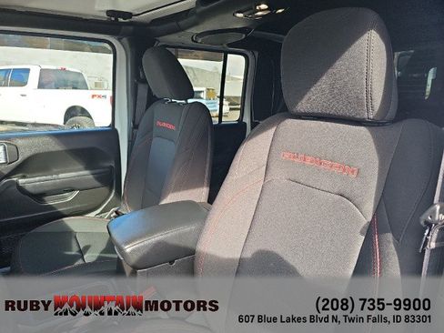 Used 2023 Jeep Gladiator Rubicon w/ Cold Weather Group image 12