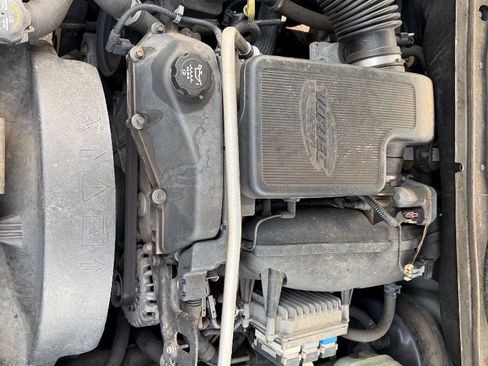 Used 2004 Chevrolet TrailBlazer LS w/ LS Preferred Equipment Group AWD/4WD image 30