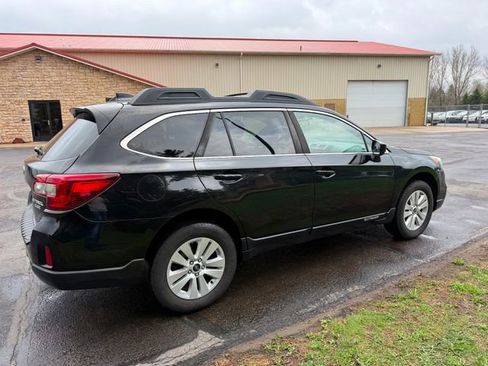 Used 2017 Subaru Outback 2.5i Premium image 4