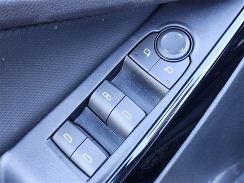 New 2026 Chevrolet Equinox LT w/ Convenience Package II image 17