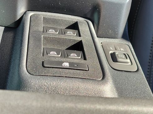 New 2025 Ford Bronco Badlands image 39