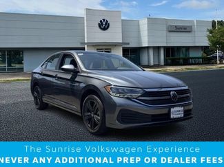 Used 2023 Volkswagen Jetta SE w/ Panoramic Sunroof Package FWD video 1
