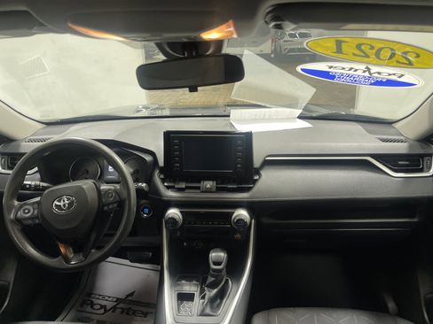 Used 2021 Toyota RAV4 XLE image 23