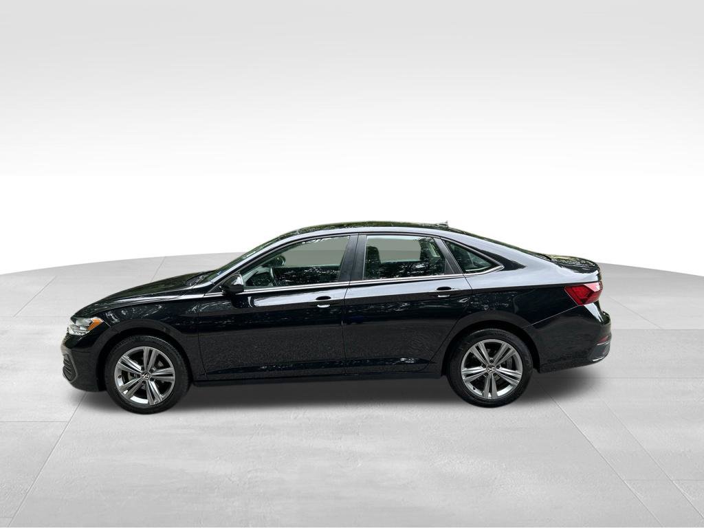 Used 2024 Volkswagen Jetta SE FWD image 2