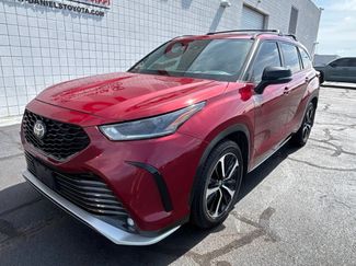 Used 2022 Toyota Highlander XSE FWD video 1