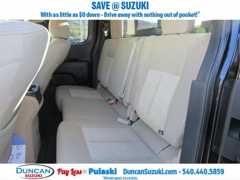 Used 2018 Nissan Titan SV w/ SV Convenience Package image 16