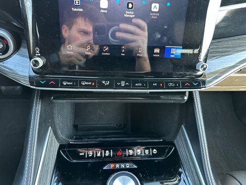 Used 2022 Jeep Wagoneer Series III w/ Premium Group I image 19