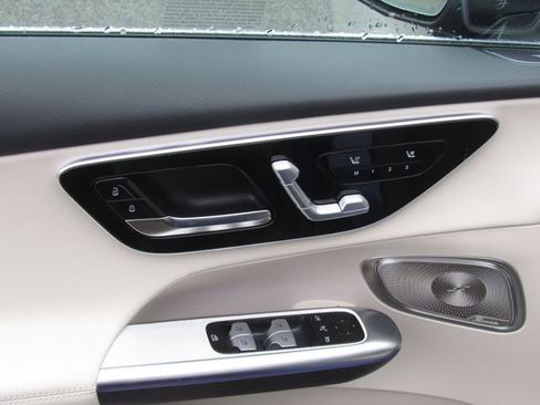 New 2026 Mercedes-Benz GLC 300 4MATIC image 12