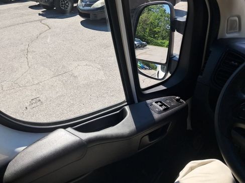 Used 2025 RAM ProMaster 2500 w/ Convenience Group FWD image 16