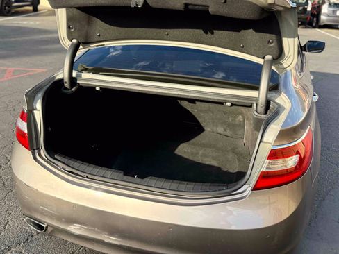 Used 2013 Hyundai Azera w/ Technology Pkg FWD image 12