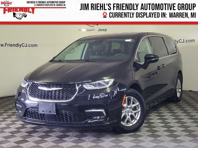 Used 2024 Chrysler Pacifica Touring-L