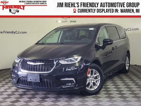 Used 2024 Chrysler Pacifica Touring-L FWD image 1