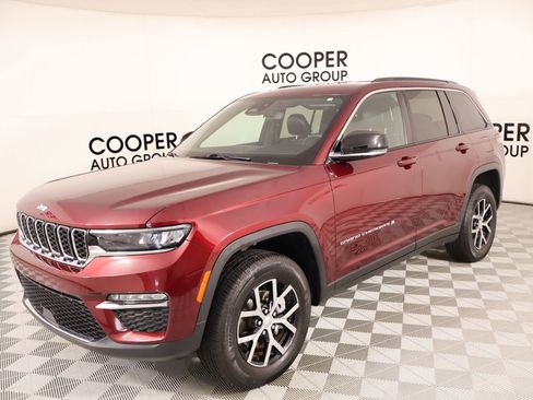 Used 2024 Jeep Grand Cherokee Limited RWD image 12