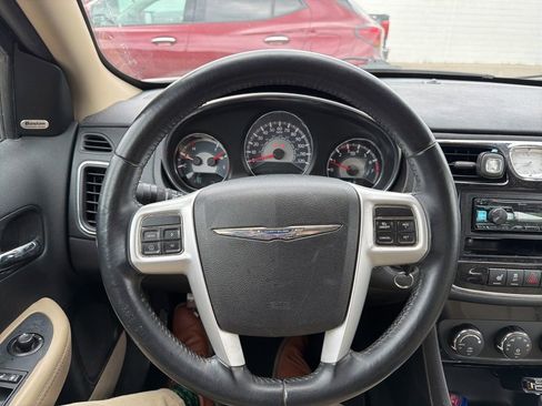Used 2014 Chrysler 200 Limited FWD image 4