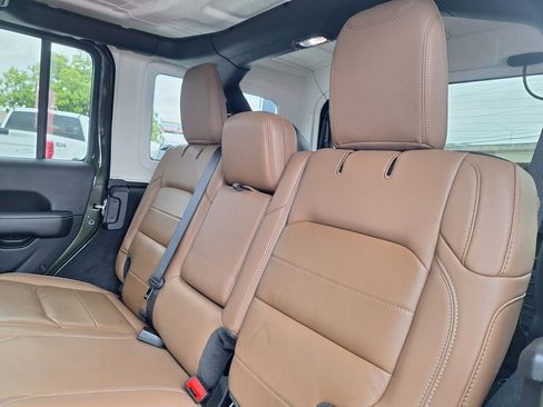 Used 2020 Jeep Wrangler Unlimited Sahara AWD/4WD image 24