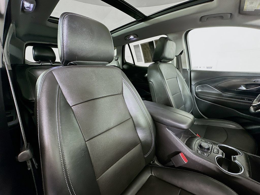 Used 2023 GMC Terrain SLT w/ Tech Package AWD/4WD image 33
