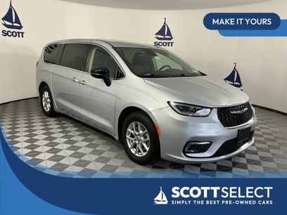 Used 2024 Chrysler Pacifica Touring-L
