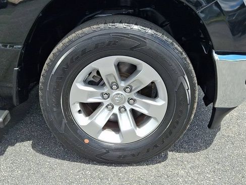 Used 2023 RAM 1500 Laramie AWD/4WD image 11