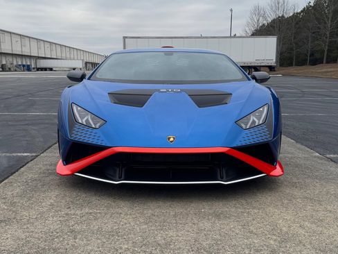 Used 2022 Lamborghini Huracan STO image 3