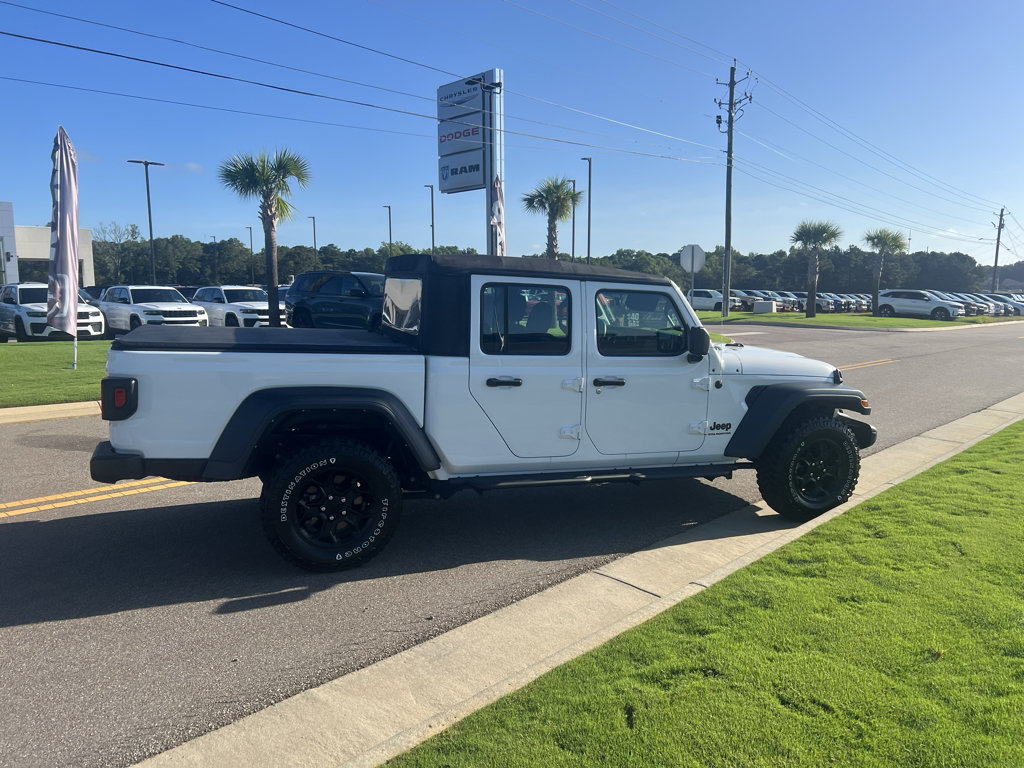 Certified 2023 Jeep Gladiator Sport w/ Trailer Tow Package AWD/4WD image 4