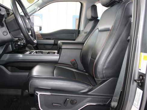 Used 2024 Ford F250 Lariat w/ Black Appearance Package image 27