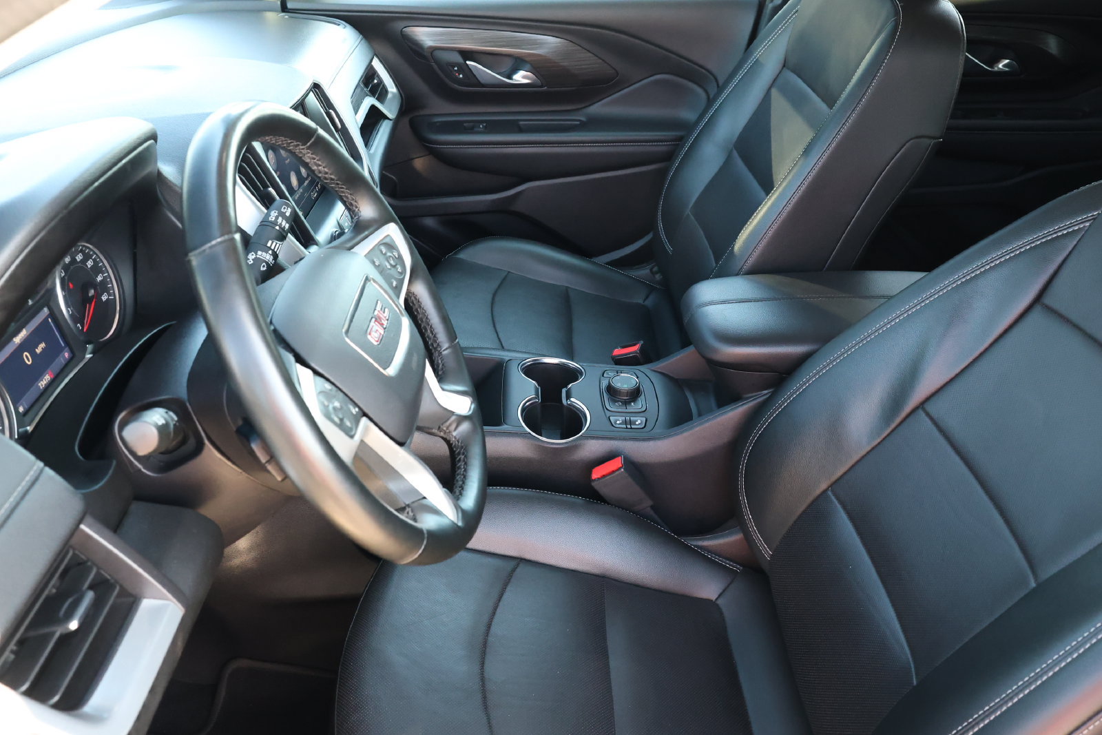 Used 2024 GMC Terrain SLT AWD/4WD image 14