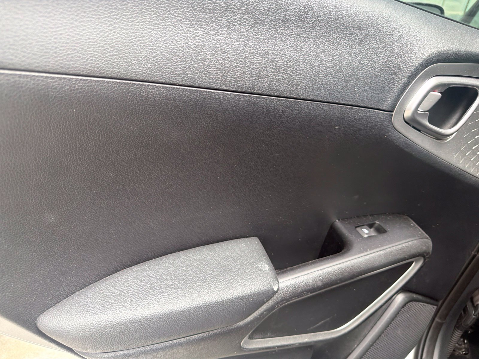 Used 2024 Kia Soul LX w/ Option Group 015 FWD image 9