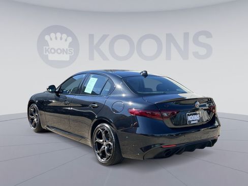 Used 2023 Alfa Romeo Giulia Estrema AWD/4WD image 14