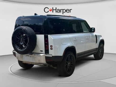 Used 2022 Land Rover Defender 110 S AWD/4WD image 3
