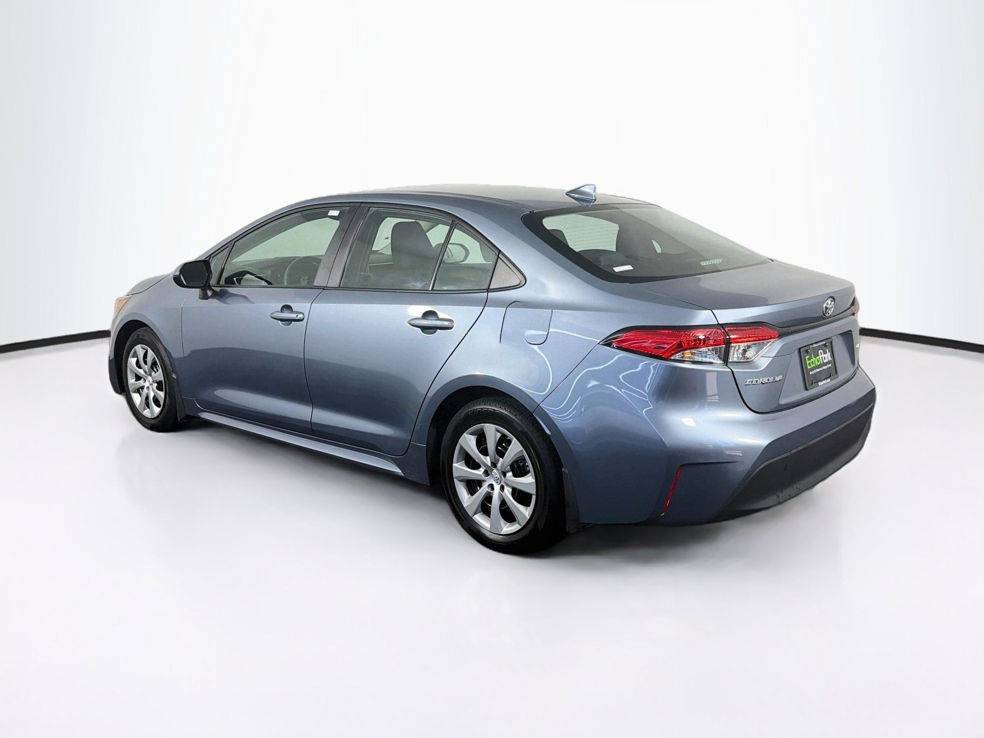 Used 2025 Toyota Corolla LE FWD image 5