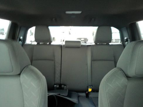 Used 2025 Toyota Tacoma SR5 image 28