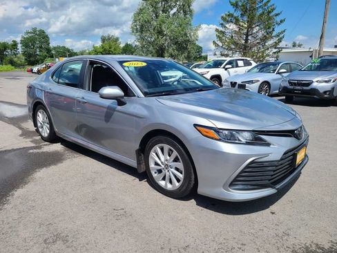 Used 2023 Toyota Camry LE AWD/4WD image 4