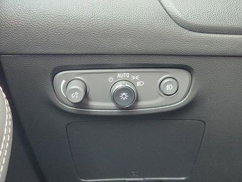 Used 2022 Buick Encore GX Select w/ Sport Touring Package image 23