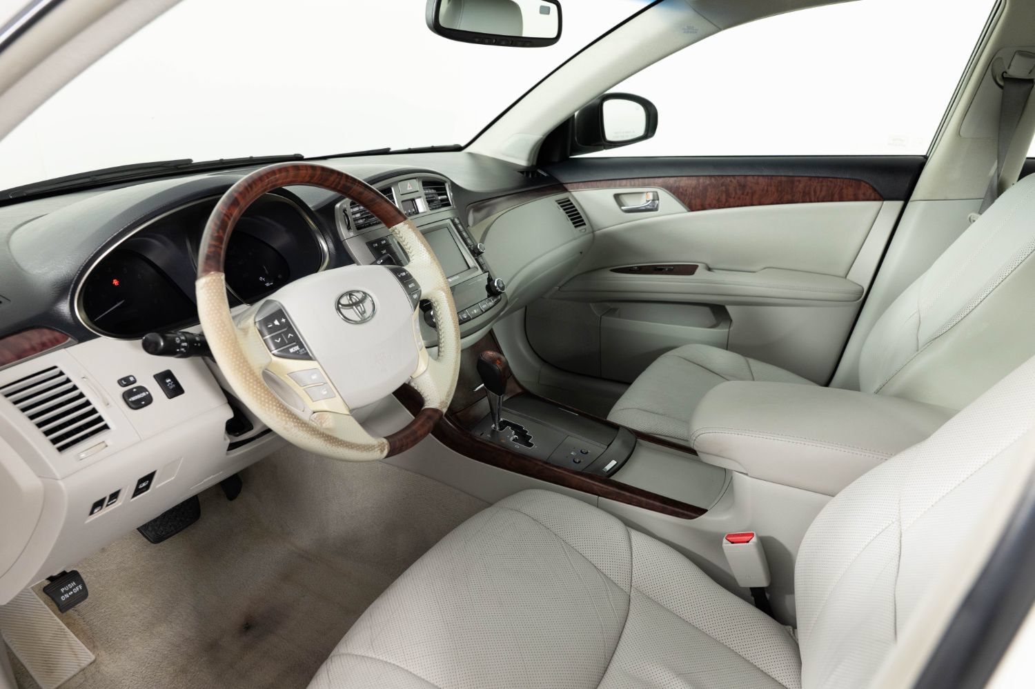 Used 2011 Toyota Avalon Limited FWD image 13