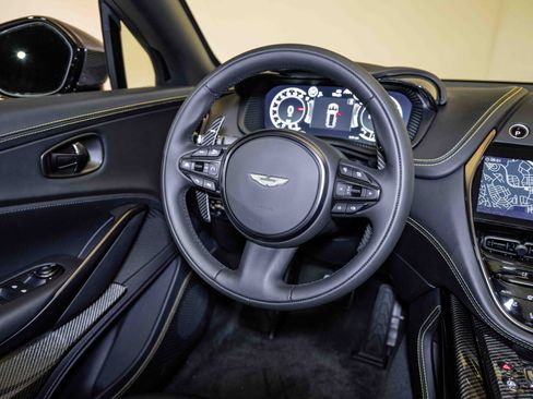 Used 2024 Aston Martin DBX 707 image 25