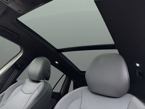 New 2026 Volkswagen Tiguan SE R-Line AWD/4WD image 19