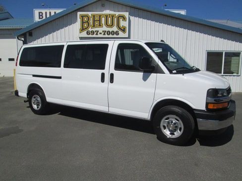 Used 2025 Chevrolet Express 3500 LT w/ LT Preferred Equipment Group RWD image 1