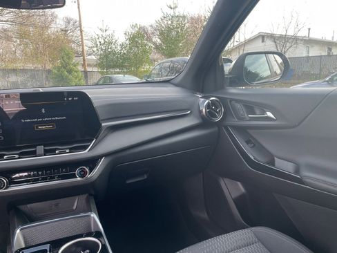 Used 2025 Chevrolet Equinox LT image 33