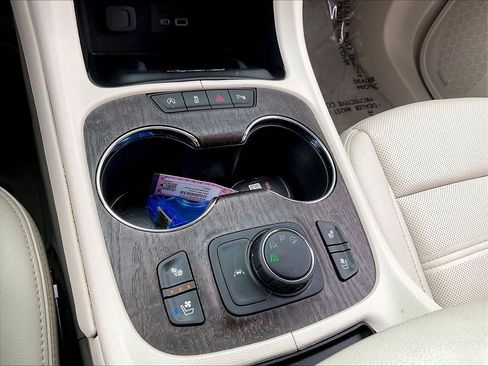 Used 2023 GMC Acadia Denali AWD/4WD image 33